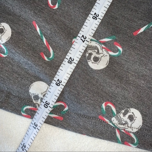 NEW! TORRID “Skull Candy” Heather Grey Raglan Long-Sleeve Raglan V-Neck Tee, NWT - Picture 12 of 15